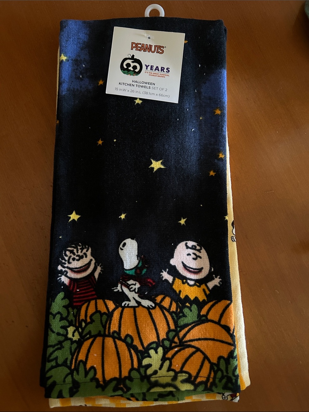 Peanuts Halloween Kitchen Towel Set- Black, Orange & Yellow Pumpkin Scene